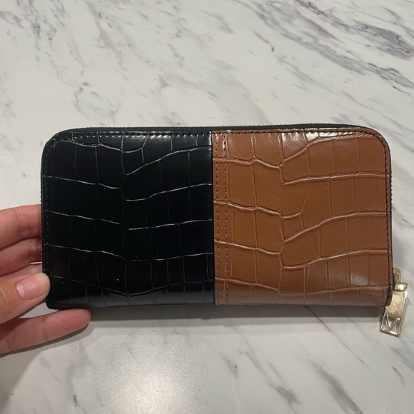 Victoria’s Secret Two-Tone Wallet - Picture 2 of 4